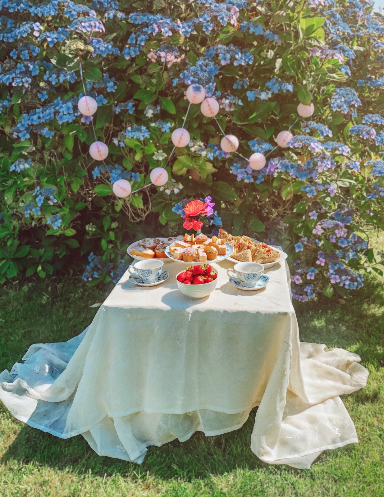 A Pretty Little Garden Tea Party With Portmeirion Dolly Dowsie