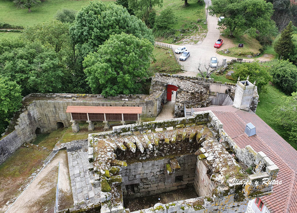 Vistas del castillo de Pambre