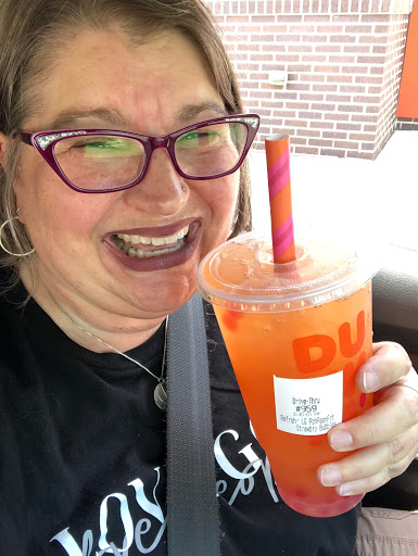 2021, Dunkin Donuts, Peach Green Tea with Strawberry Popping Bubbles, Canton, OH