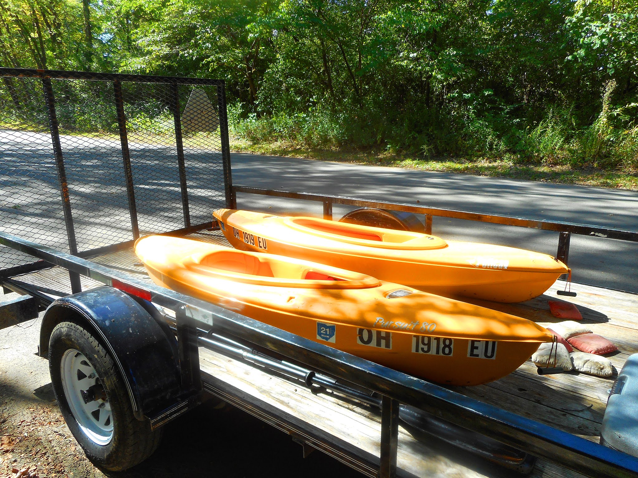 LG Images Art Studio J/T Kayaks at The Independence State Dam