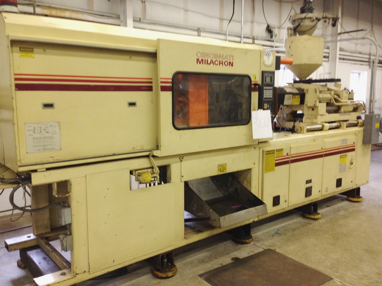 Available Cincinnati Milacron Injection Molding Machine 165 Tons Used