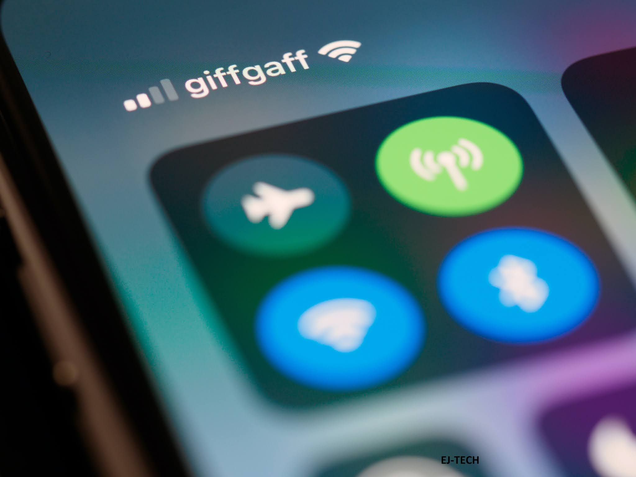 find-the-password-of-connected-wifi-on-mobile