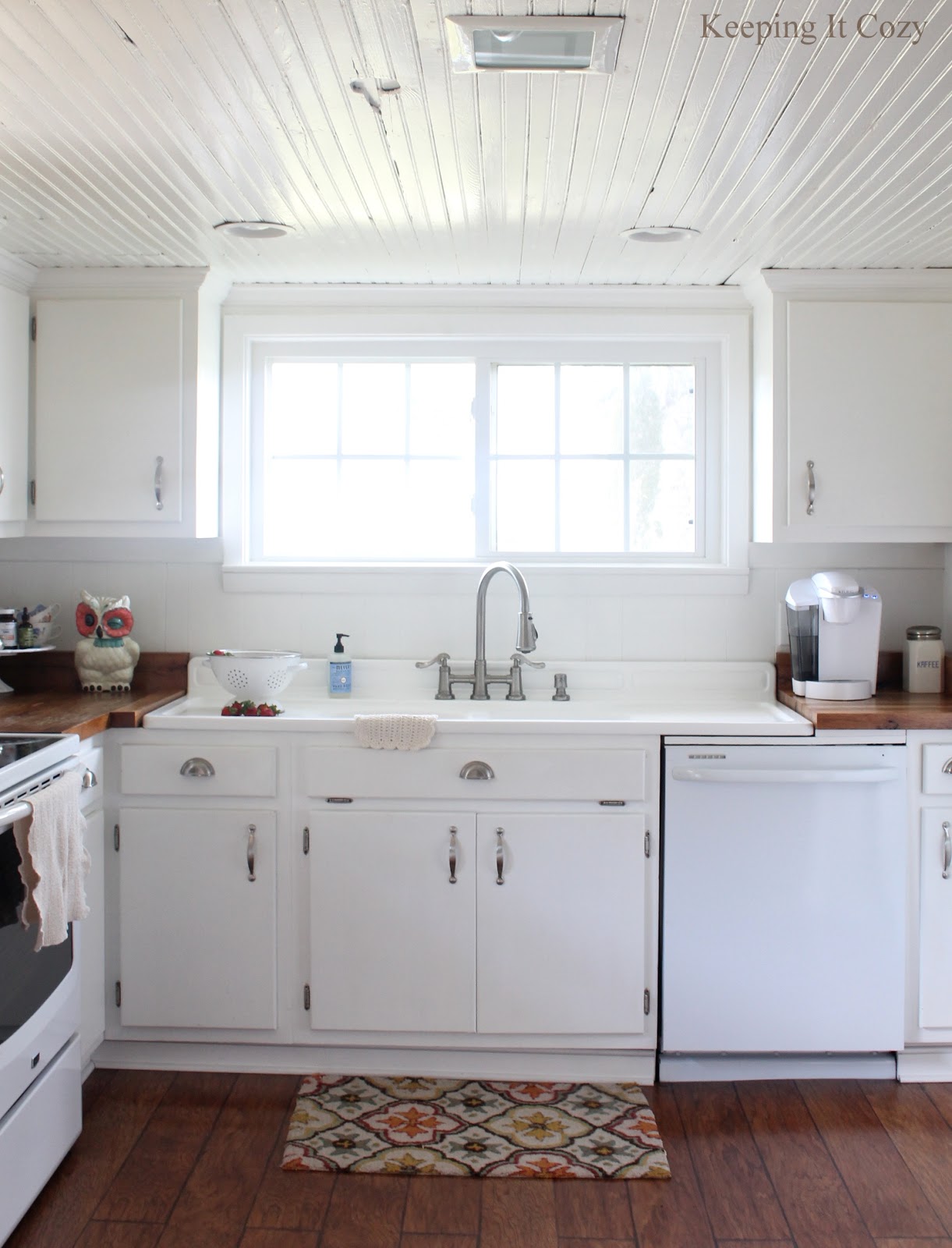 Keeping It Cozy: Kitchen Scenes