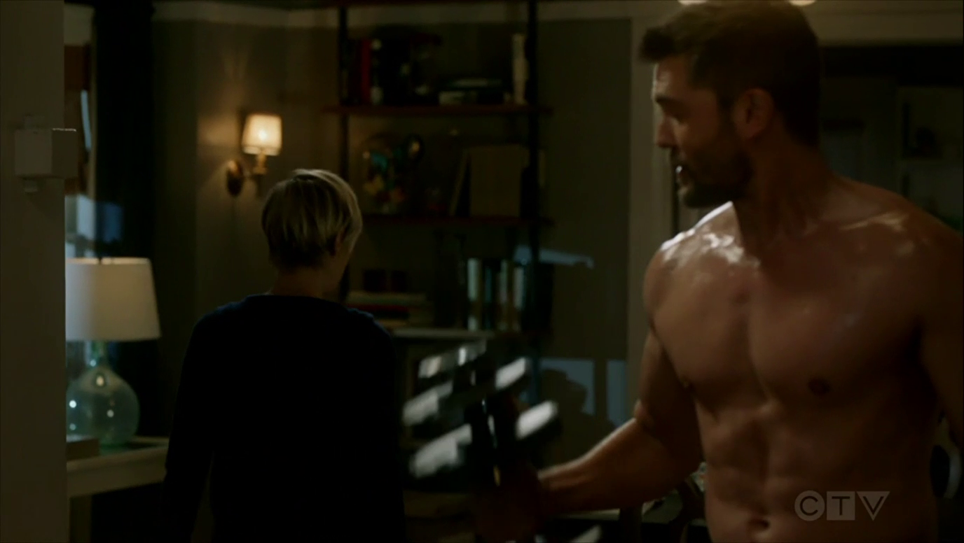 Charlie Weber shirtless in How To Get Away With Murder, Season 6, Ep 7.