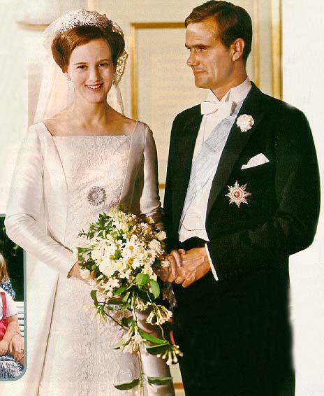 Tilbagekaldelse krigerisk Atticus The Royal Order of Sartorial Splendor: Wedding Wednesday: Queen Margrethe's  Gown