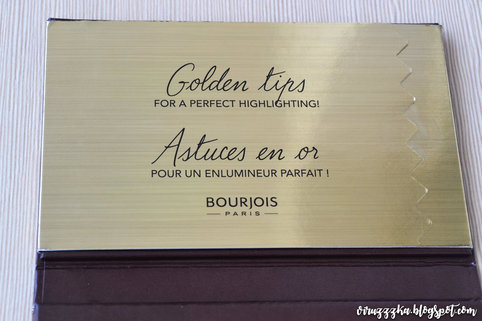 Bourjois Delice de Poudre Bronzing & Highlighting Palette Review Swatches Bourjois Delice de Poudre Bronzing & Highlighting Palette Review Swatches