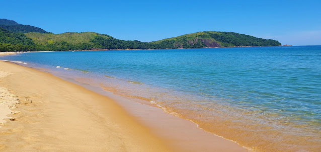 Trilha Praia do Sono em Paraty praia de ondas tranquilas