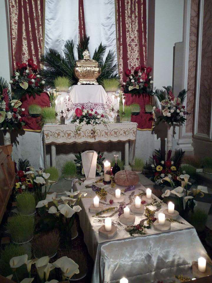 Eolie news Chiese, Santi, Processioni e Sacerdoti (48° puntata) Altare della Reposizione a