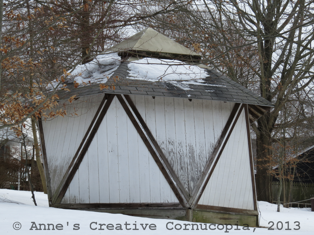 Anne's Creative Cornucopia: Icosahedron Building - Photograph