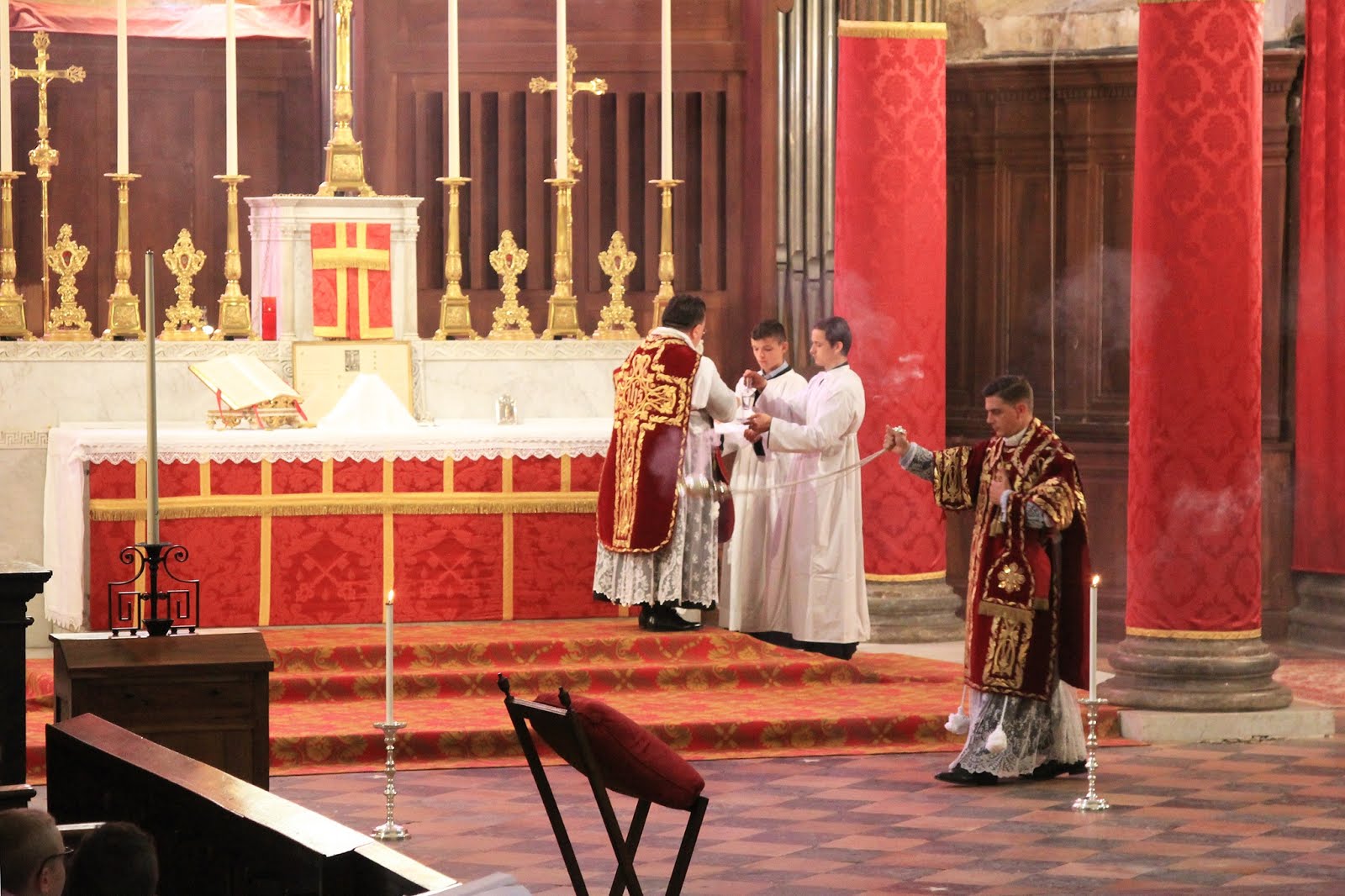 Ceremonial Variations of the Solemn Mass in the Rite of Lyon