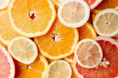 Natural- Ways- to- Cleanse- your- Lungs-फेफड़ों- की- सफ़ाई- के- घरेलू- उपाय sliced-orange