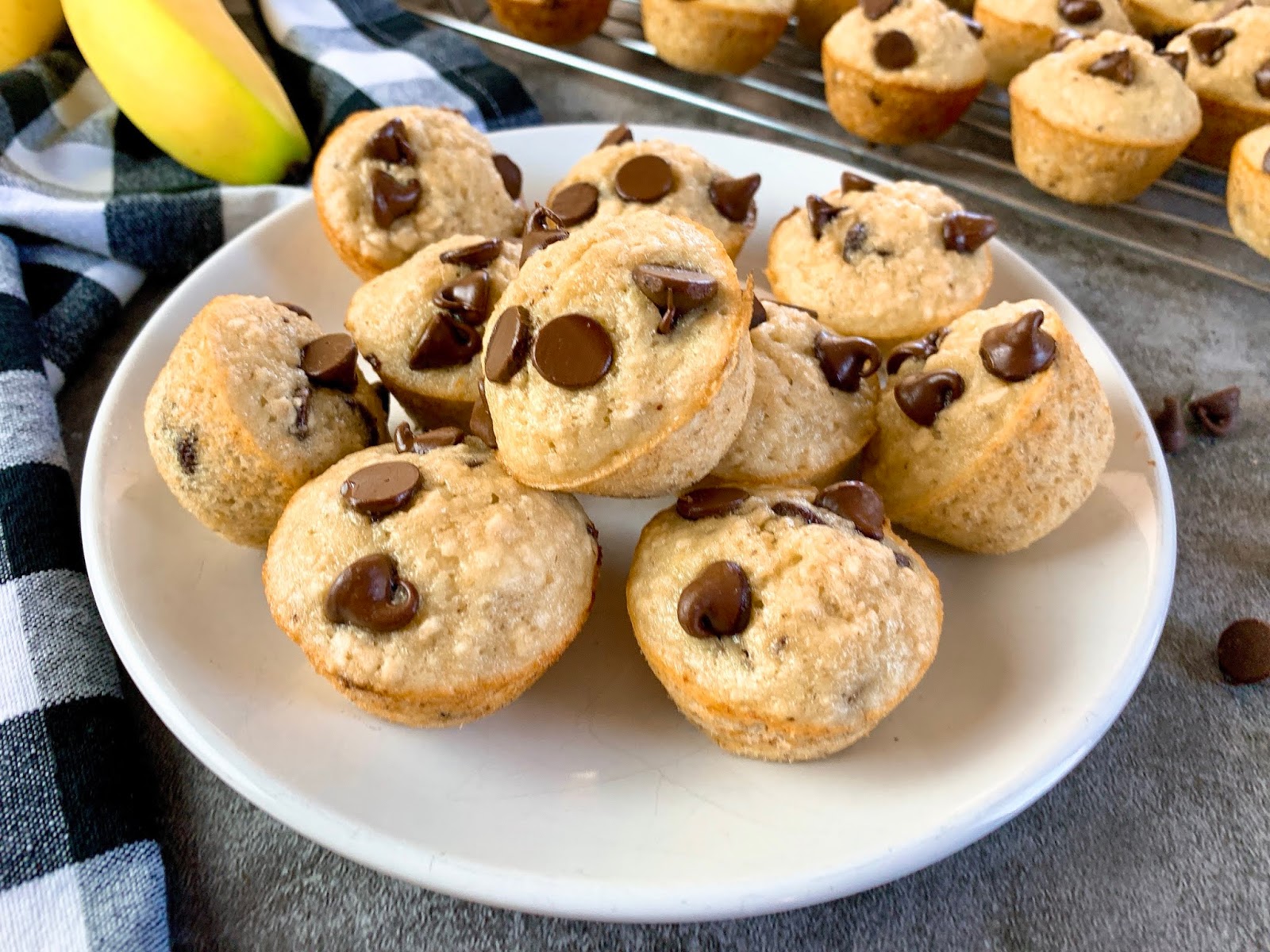 Banana Bread Muffins with Oats and Chocolate