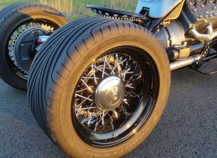 РњРѕС‚РѕС†РёРєР» v8 Flathead