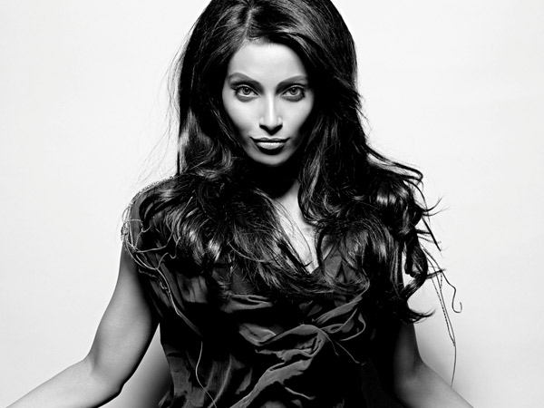 Bipasha Basu Latest Glamorous Photoshoot Pics