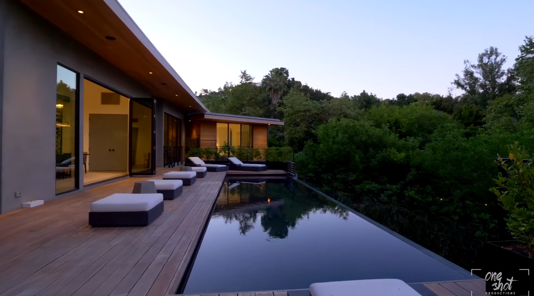 26 Interior Design Photos vs. 727 N Beverly Glen Blvd, Los Angeles Luxury Home Tour