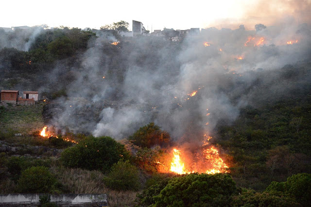 Após mais de 5 horas de combate, incêndio é controlado em Jacobina