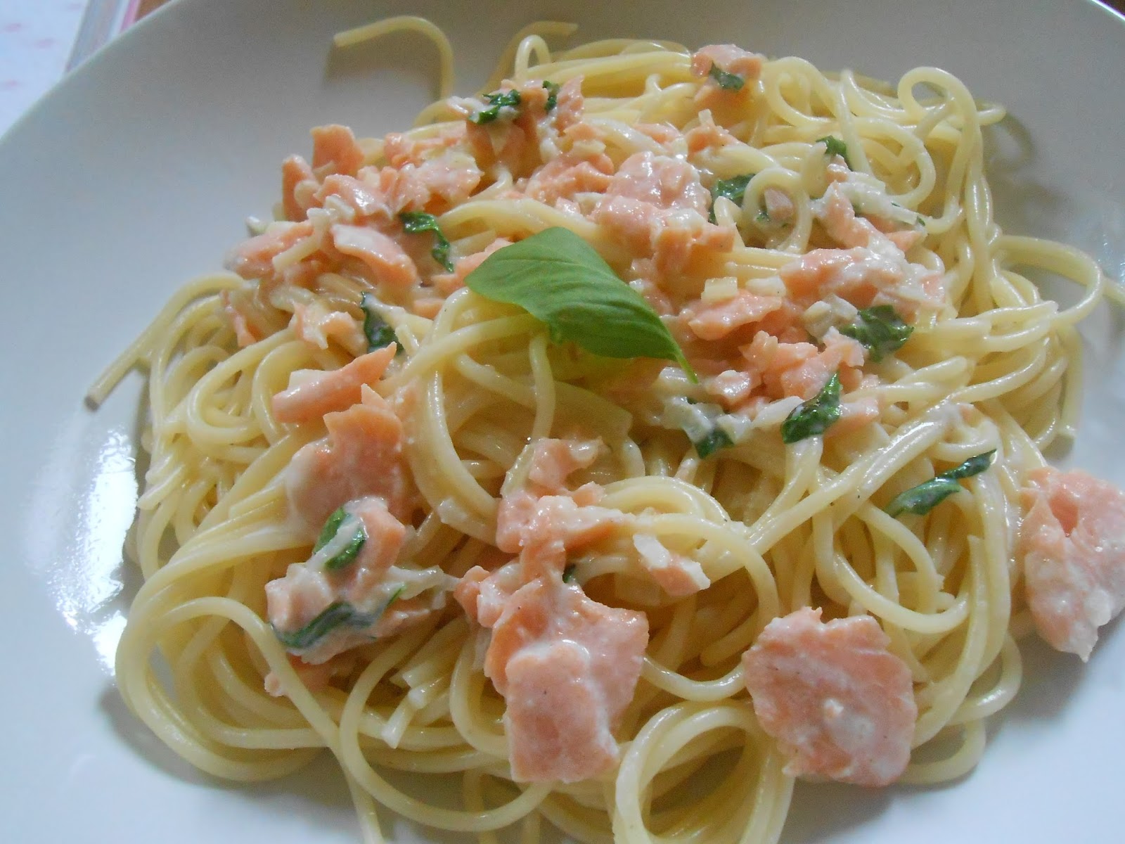 La vie gourmande: Spaghetti mit Lachs und Basilikum