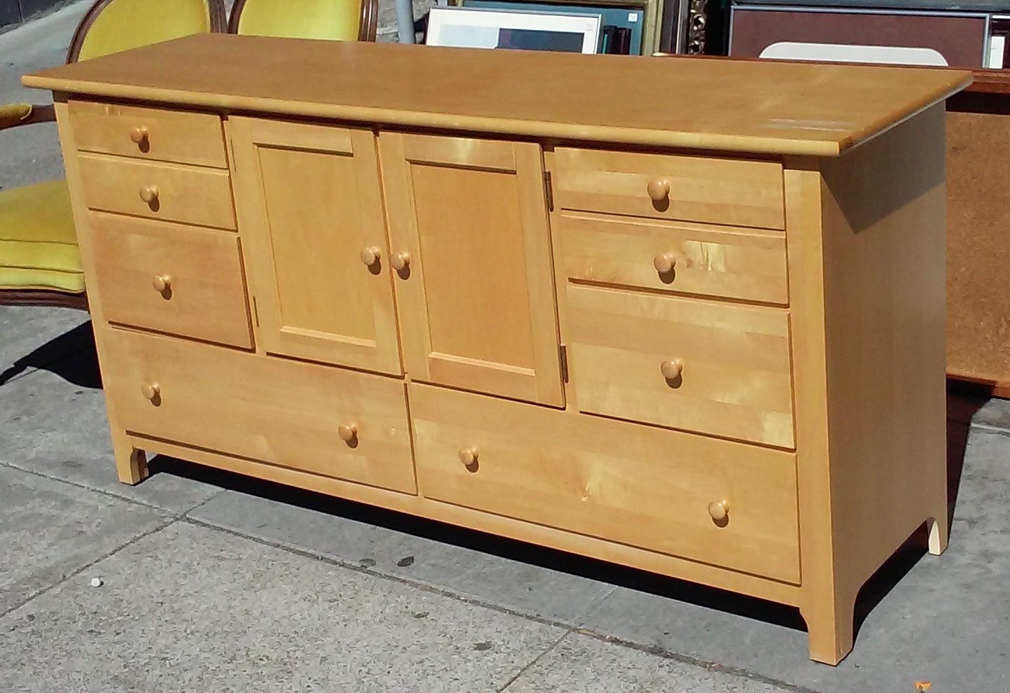 UHURU FURNITURE & COLLECTIBLES SOLD 2940 Stanley Blond Maple 8Drawer