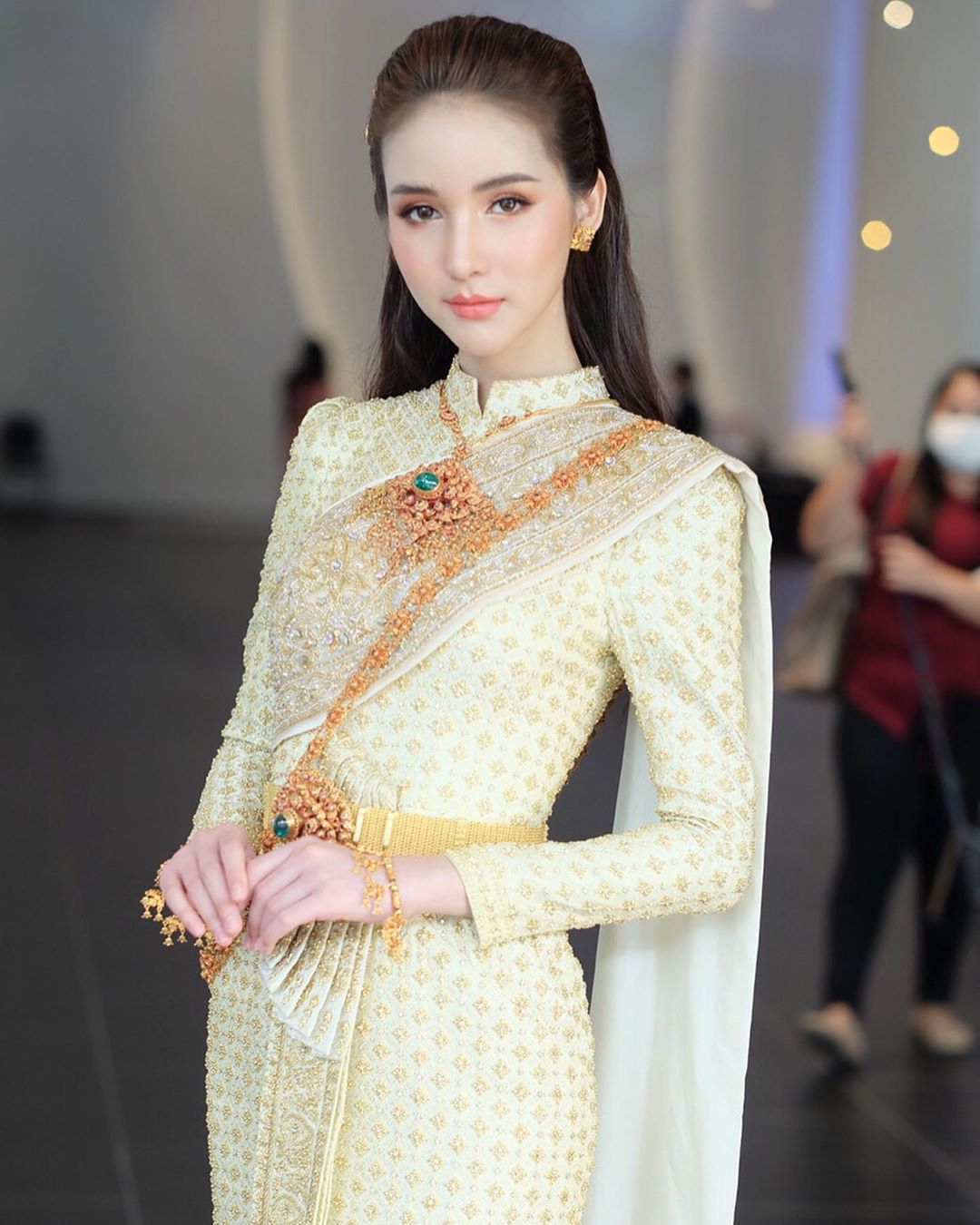 Yoshi Rinrada – Most Beautiful Transgender in Thai Wedding Dress – Thai ...