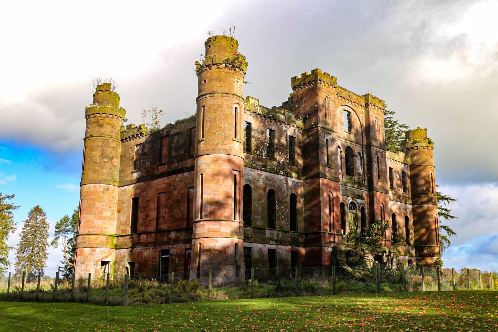 Old Age Travellers. Gelston Castle and Grounds. Kirkcudbrightshire.