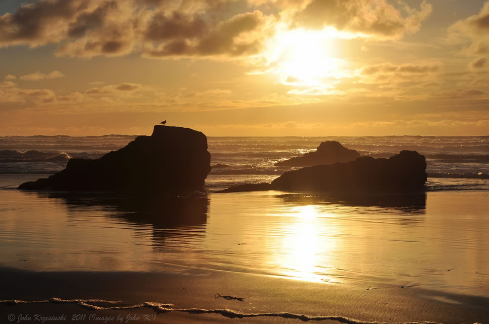 Golden-Sunset-taken-at-the-beach-just-north-of-MacKerricher-State-Park-north-of-Fort-Bragg