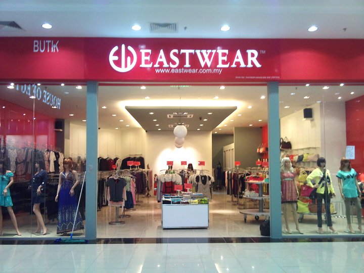 Dwell Design Studio Eastwear Boutique Giant, Klang