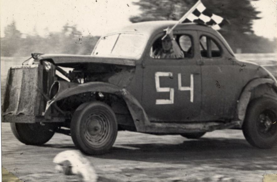 Delmar Historical And Art Society Stockcar Races in Delmar abt 1951
