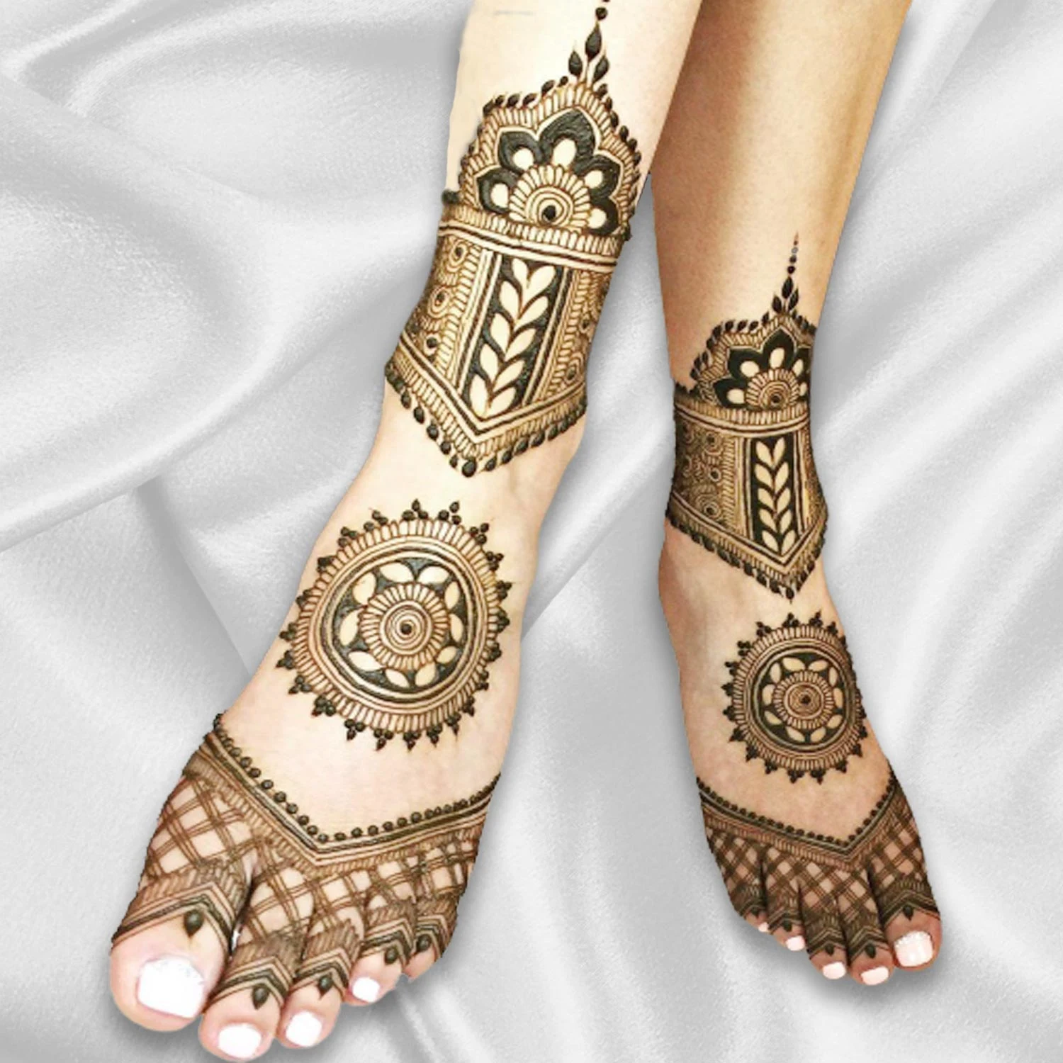 Stylish Foot Mehndi Design – Beautiful Simple Mehndi Designs # 03