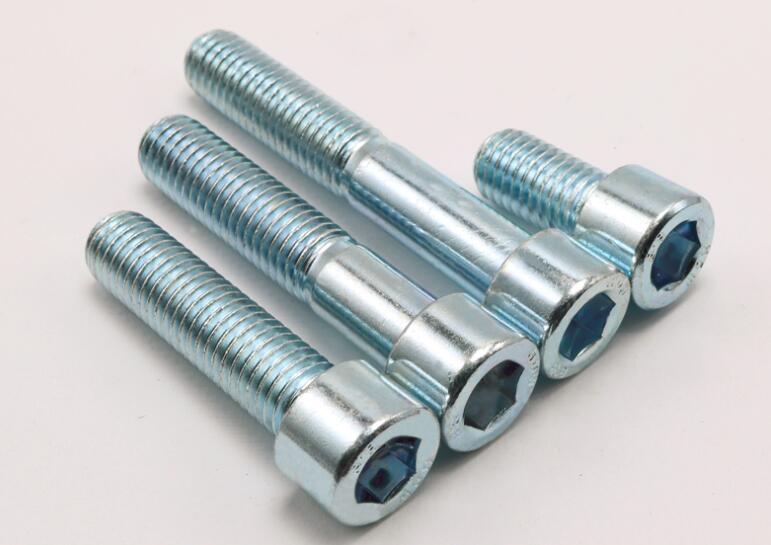 What Are The Fastening Properties Of Carriage Bolts?