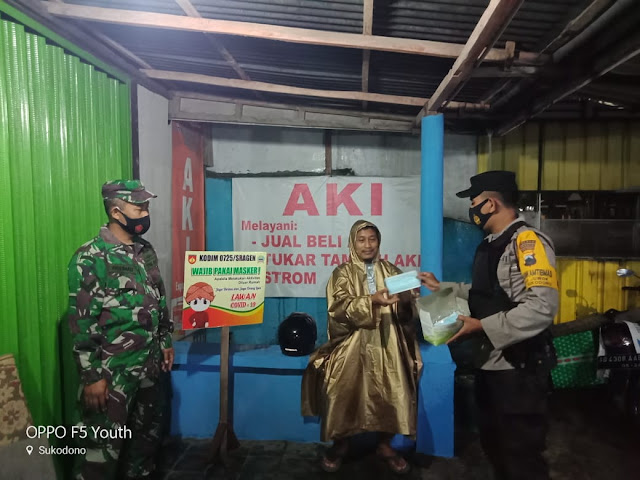 Patroli PPKM, Babinsa Sukodono : Pertempuran Lawan Covid-19 di Sragen  Harus Kita Menangkan