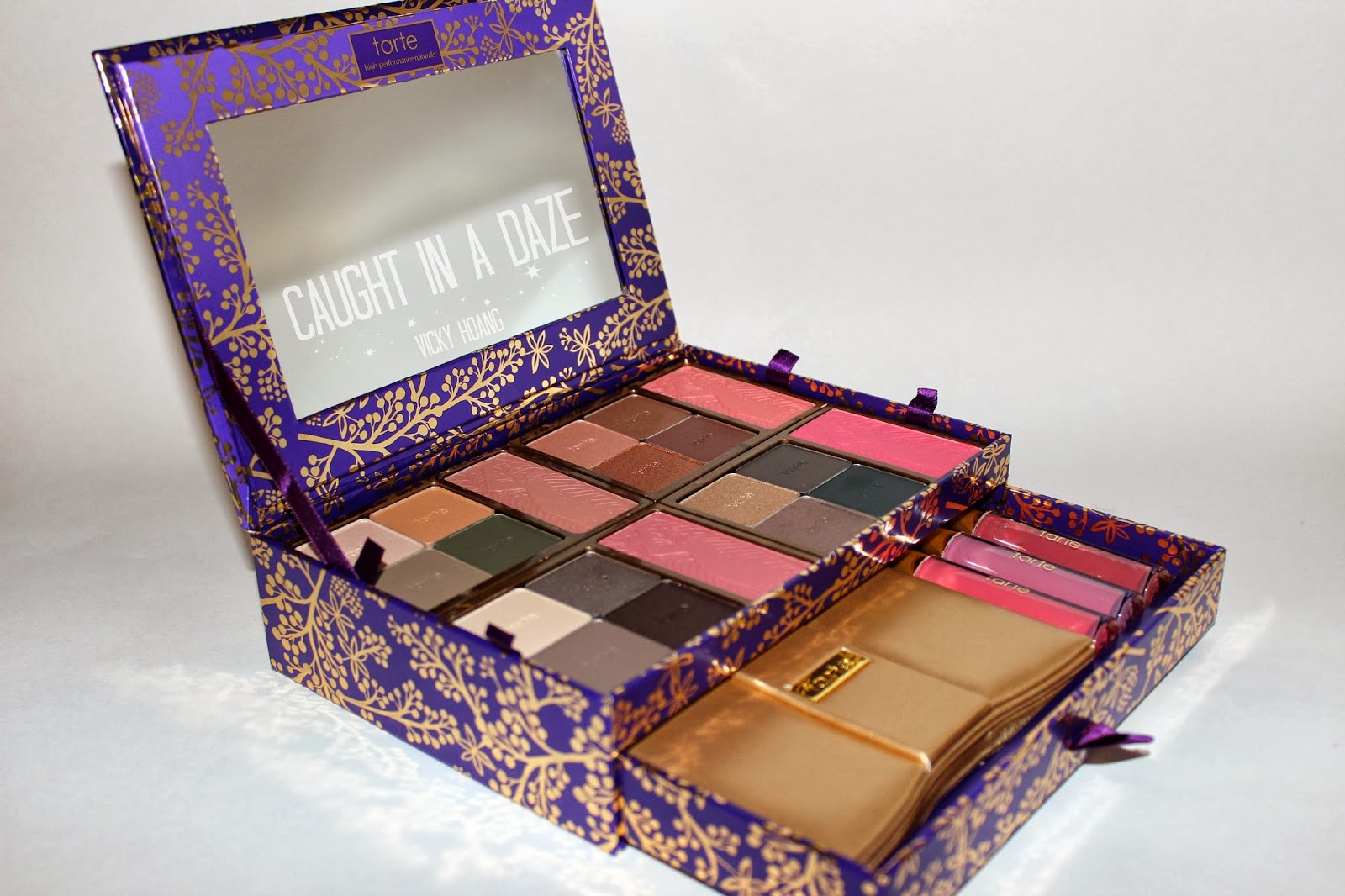Review and Swatches: Tarte Cosmetics Gorgeous Getaways Portable Palette Set...