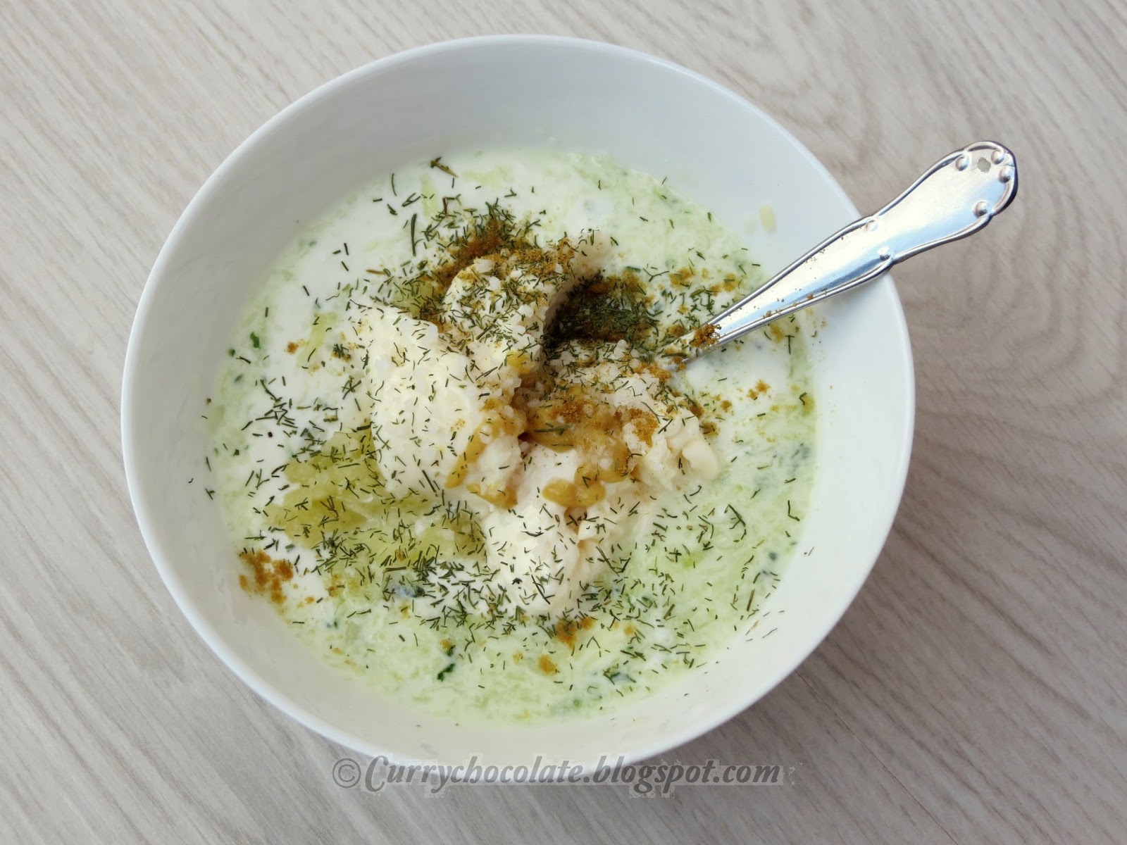 Cooking in English (o intentándolo) Tzatziki Yogurt and Cucumber Sauce