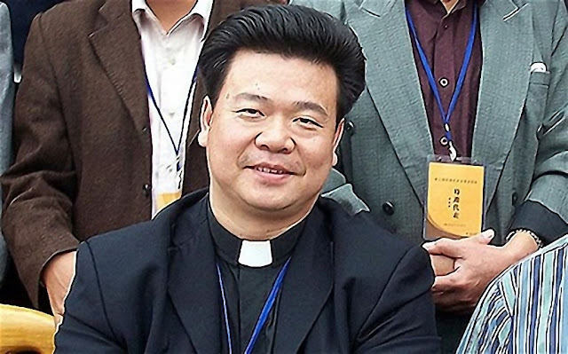 José Huang Bingzhang, bispo excomungado e deputado do Partido Comunista. Pequim quer que o Vaticano lhe dê uma diocese José Huang Bingzhang, bispo excomungado e deputado do Partido Comunista. Pequim quer que o Vaticano lhe dê uma diocese