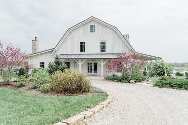 Bridgerton Inspired Whimsical Spring Wedding at Blue Bell Farms | St. Louis Fine Art Wedding Photo & Video