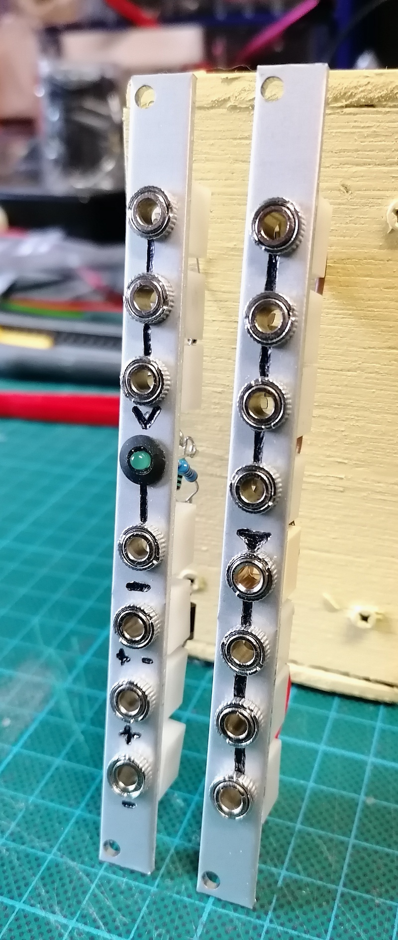 Growing your modular synthesizer for dummies Passive Modules