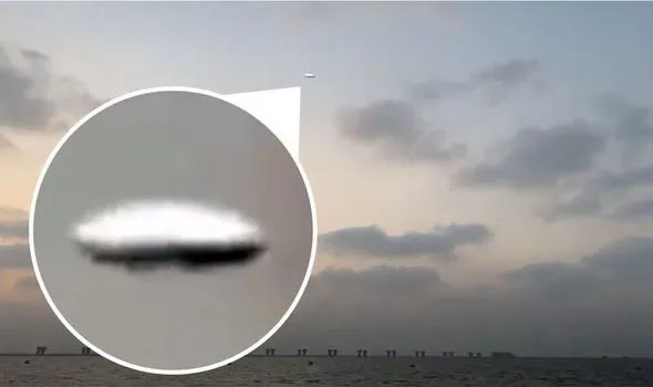 UFO the size of a 747 looks real.