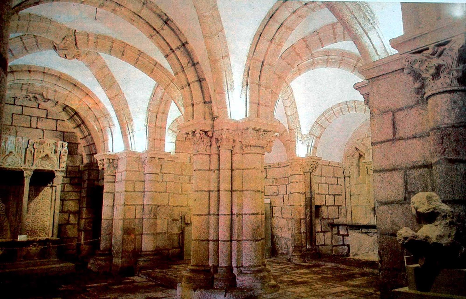 Baúl del Arte EL CORO PETREO DEL MAESTRO MATEO (SANTIAGO DE COMPOSTELA)