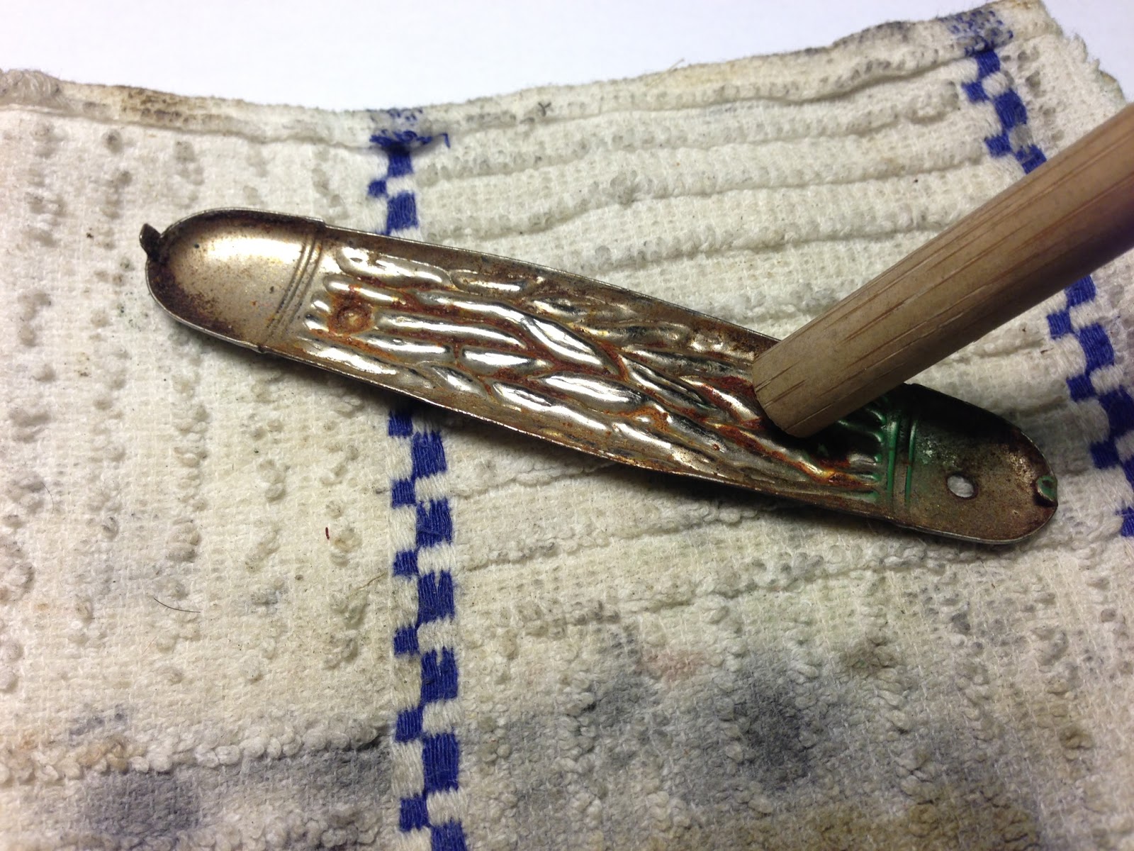 How I Cleaned a Vintage Pocket Knife