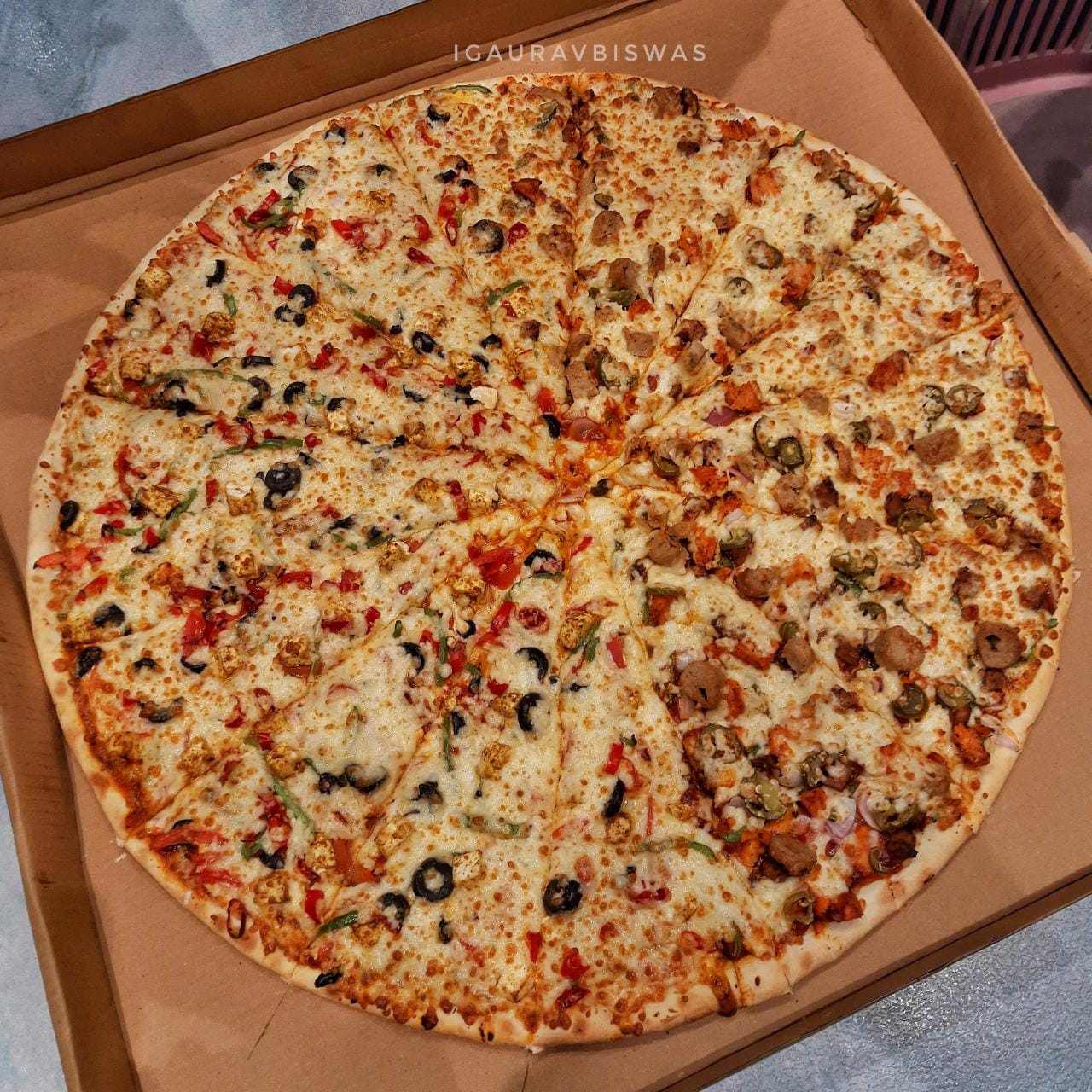 24 inch Monster Giant Pizza in Ulhasnagar La Pinos Ulhasnagar