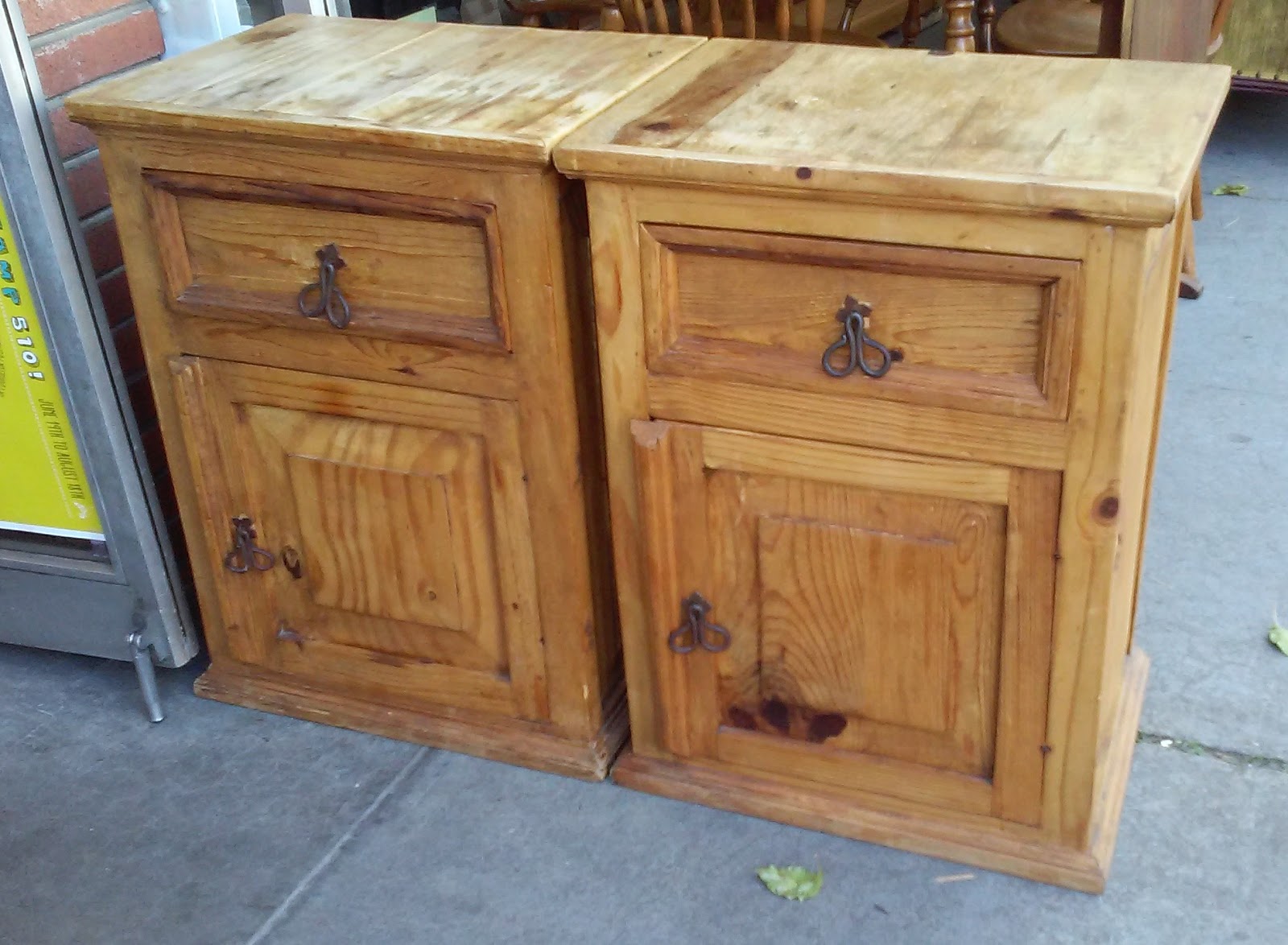 UHURU FURNITURE & COLLECTIBLES SOLD 2.5' x 28" Tall Mexican Pine