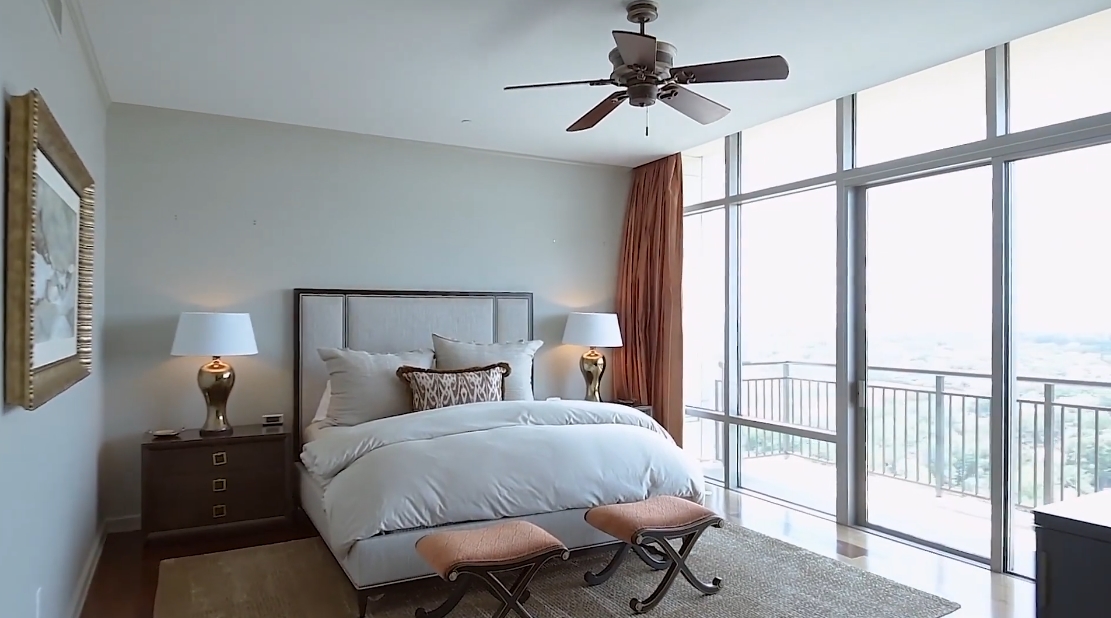 Tour 4242 Broadway, San Antonio vs. 27 Interior Design Photos