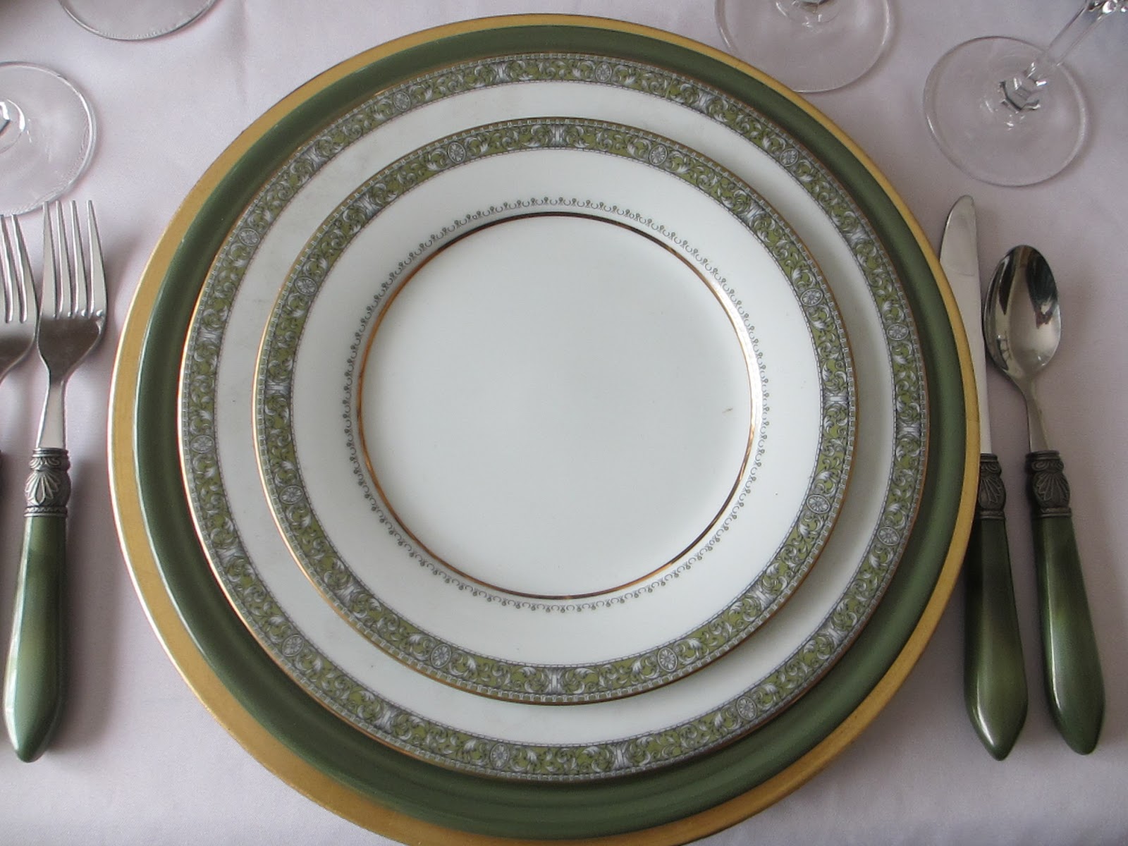 The Welcomed Guest: Noritake Thurston Tablescape