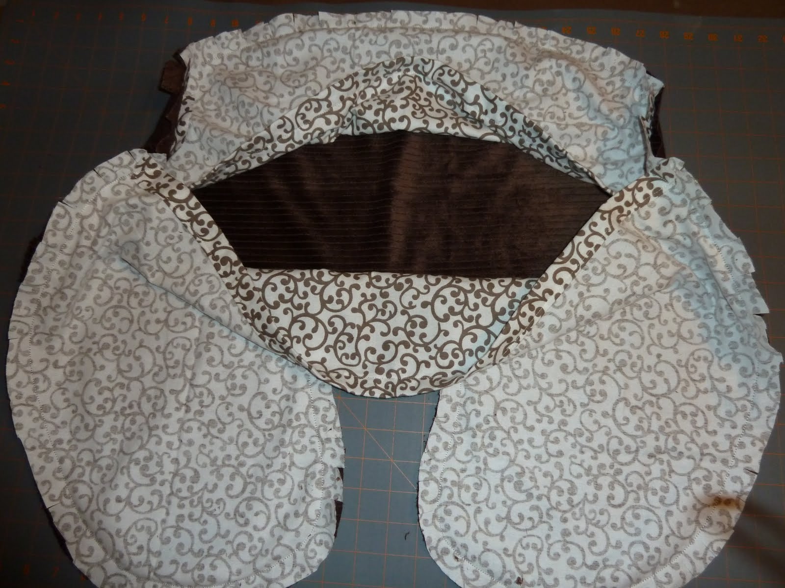 Sew Leelaa! How to make a Boppy Cover