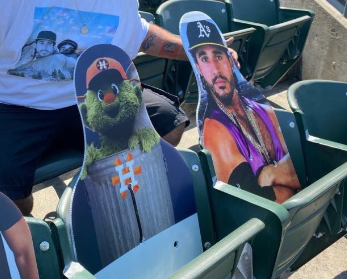 Bleeding Yankee Blue: THE ASSTROS TRASH CAN CUTOUT SEEN 'ROUND THE WORLD