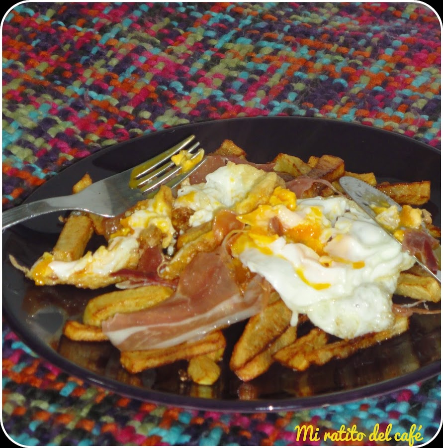 http://cocinandoentreolivos.blogspot.com.es/2014/07/huevos-rotos-con-patatas-y-jamon-receta.html?showComment=1420748425533#c2534950108050996061