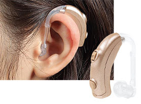 補聴器を着用している女性のイメージ
