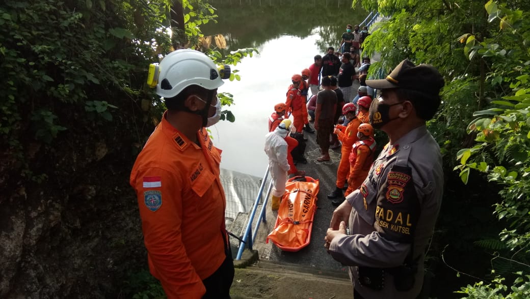 Jasad Pelajar Mengambang di Bendungan Kampus Unud Gegerkan Warga