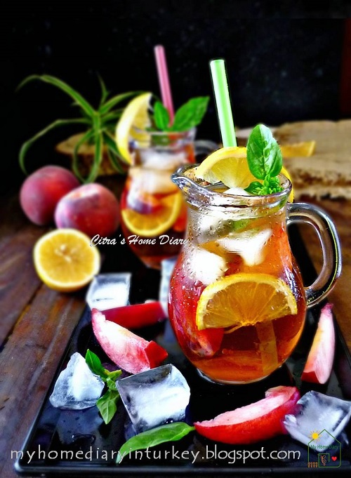 Easy Peach Iced Tea, Perfect summer drinks | Çitra's Home Diary. #peachrecipe #peachicedtea #nonalcoholbeverage #icedtea #summerdrinks #coldbeverages #estehbuahpersik #şeftaliçay