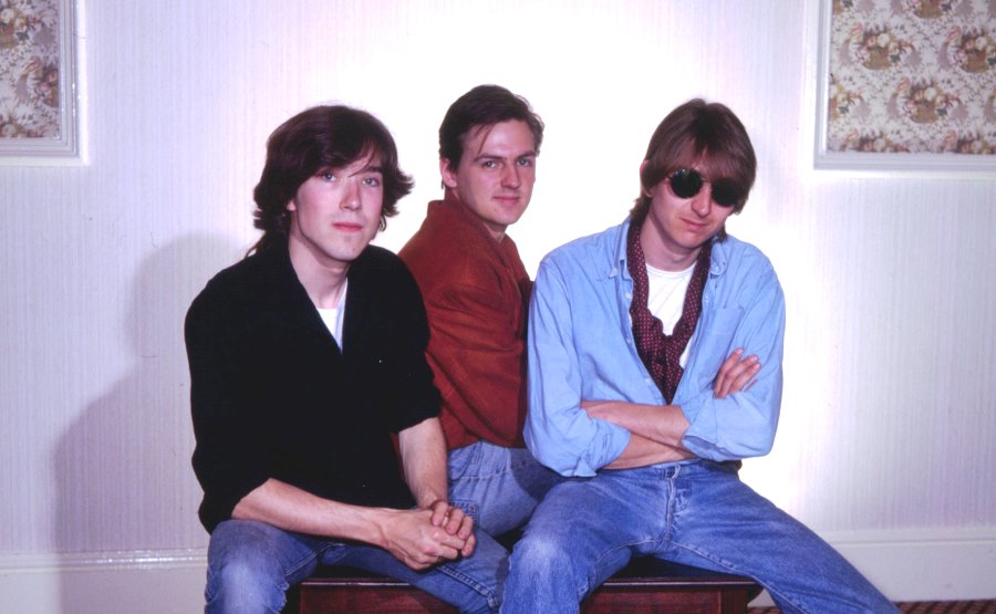 Get 1001 Covers 0084 It S My Life No Doubt 2003 Desktop Wallpaper Free Get Wallpaper 1001 Covers 0084 It S My Life No Doubt 2003 Desktop Wallpaper Free