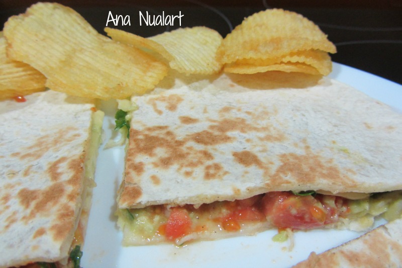 La cocinera de Bétulo QUESADILLAS CON AGUACATE Y QUESO EMMENTAL